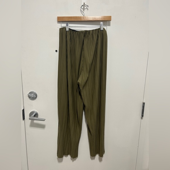 Oak & Fort olive green accordion pleated pant - sz Small - Picture 3 of 4